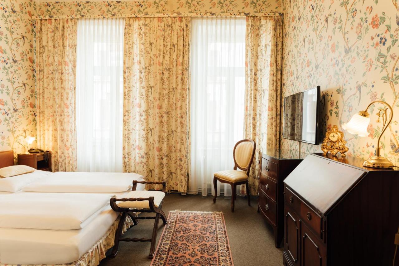 Das Kleine Hotel In Ruhiger Stadtlage วิสบาเดน ภายนอก รูปภาพ