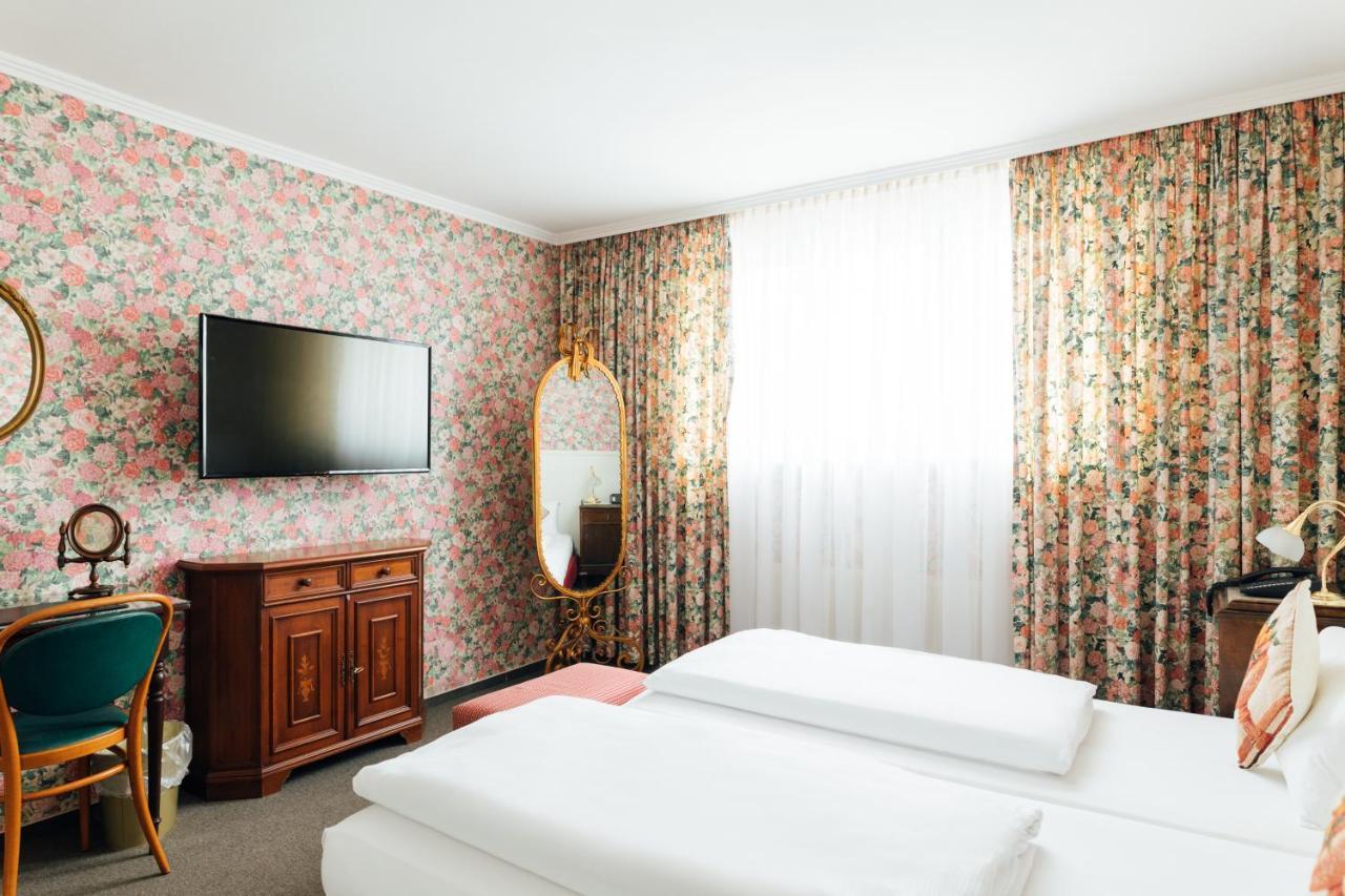 Das Kleine Hotel In Ruhiger Stadtlage วิสบาเดน ภายนอก รูปภาพ