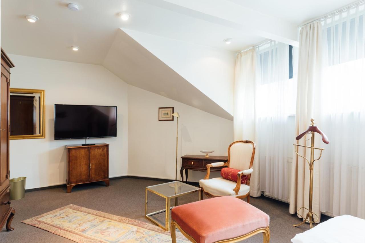 Das Kleine Hotel In Ruhiger Stadtlage วิสบาเดน ภายนอก รูปภาพ