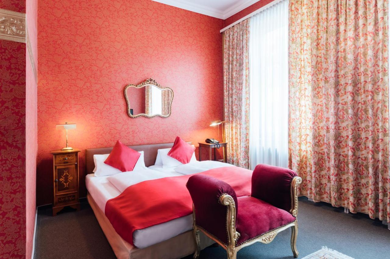 Das Kleine Hotel In Ruhiger Stadtlage วิสบาเดน ภายนอก รูปภาพ
