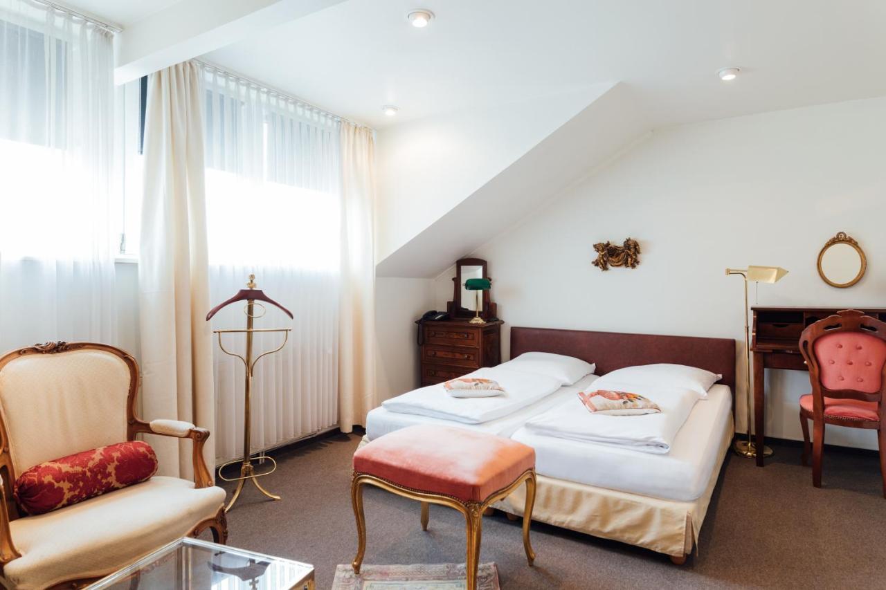 Das Kleine Hotel In Ruhiger Stadtlage วิสบาเดน ภายนอก รูปภาพ